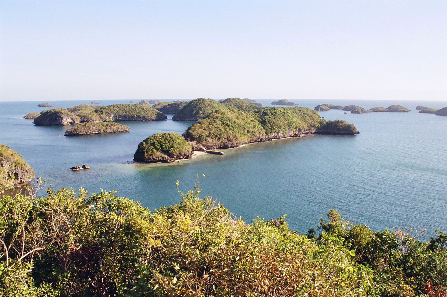 HUNDRED ISLANDS 
